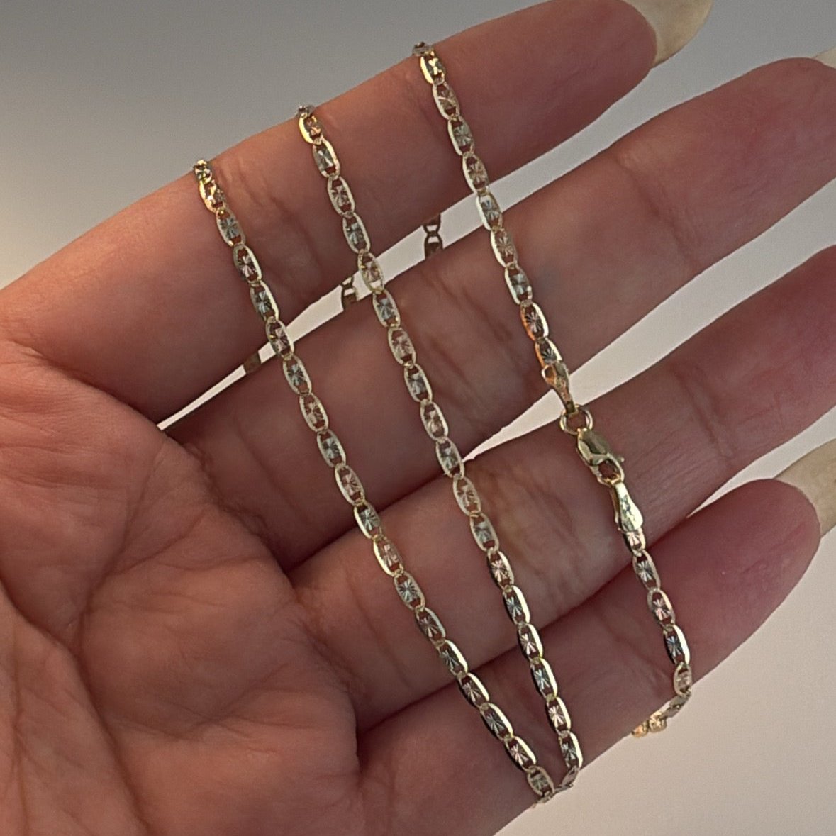 14k star Valentino chain