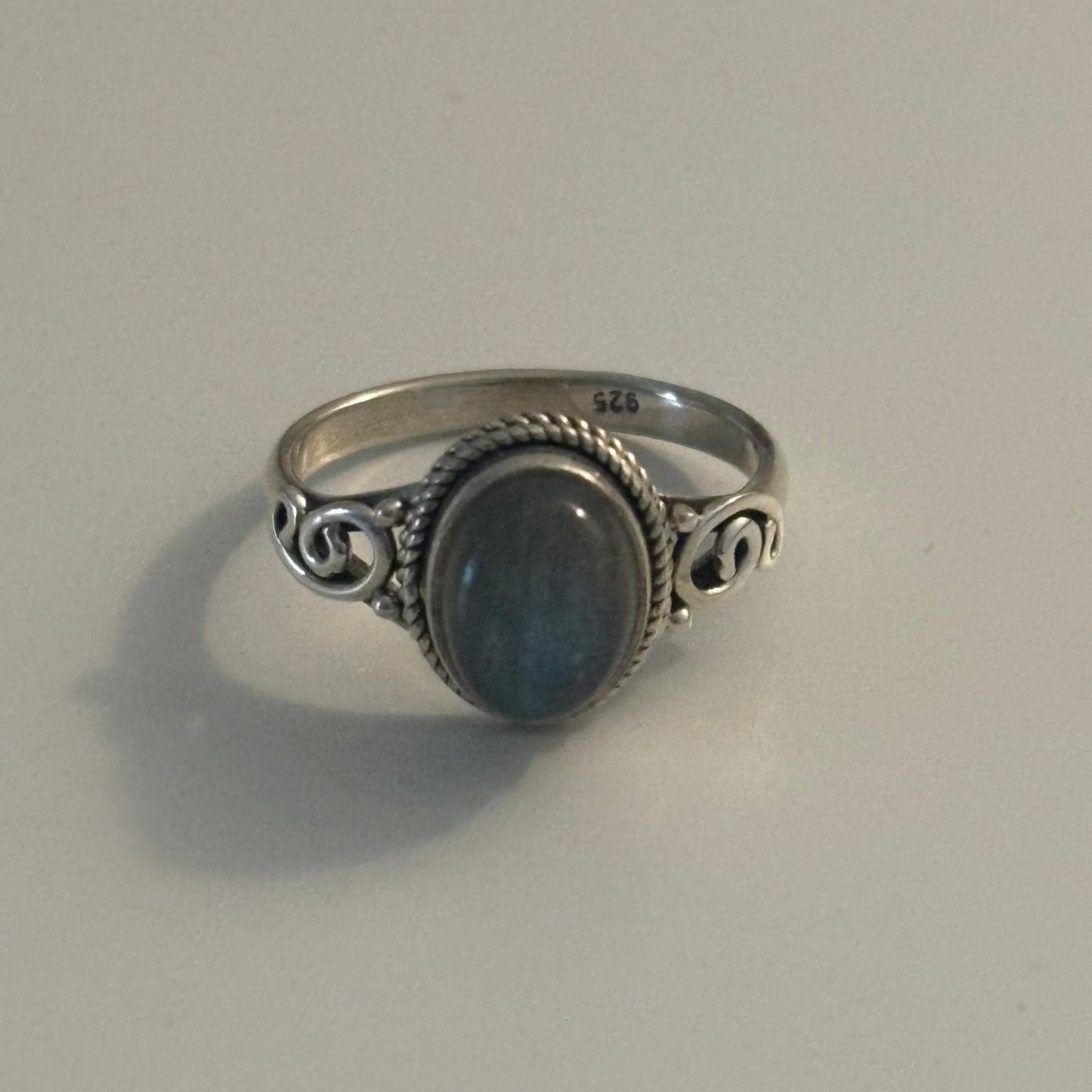 Sterling Silver 925 Labradorite Ring with Scroll Band