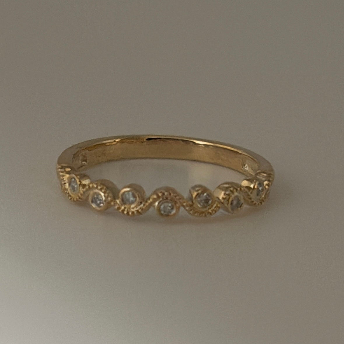 10KY Milgrain Wave Bezel Diamond ring
