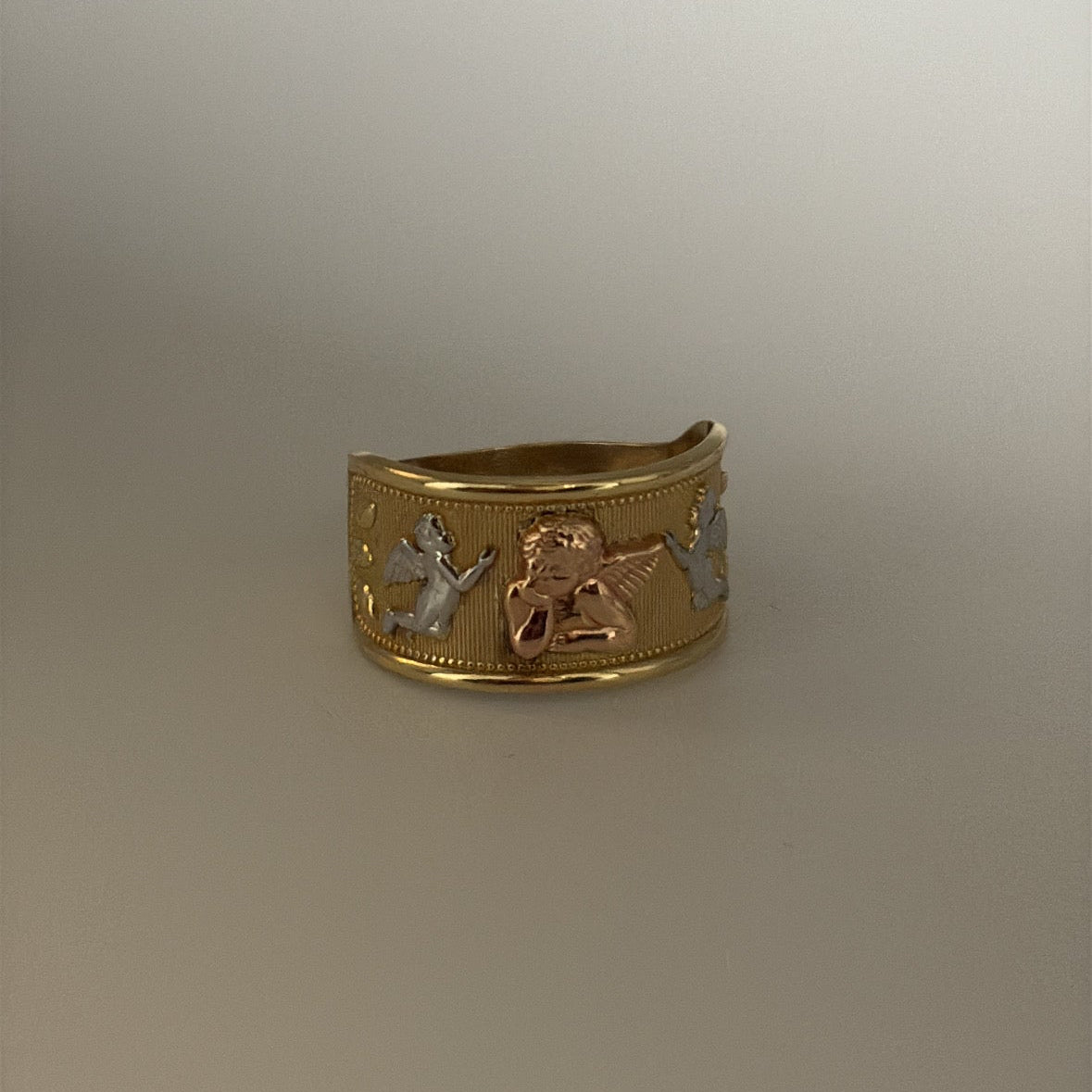 14k cherubs ring