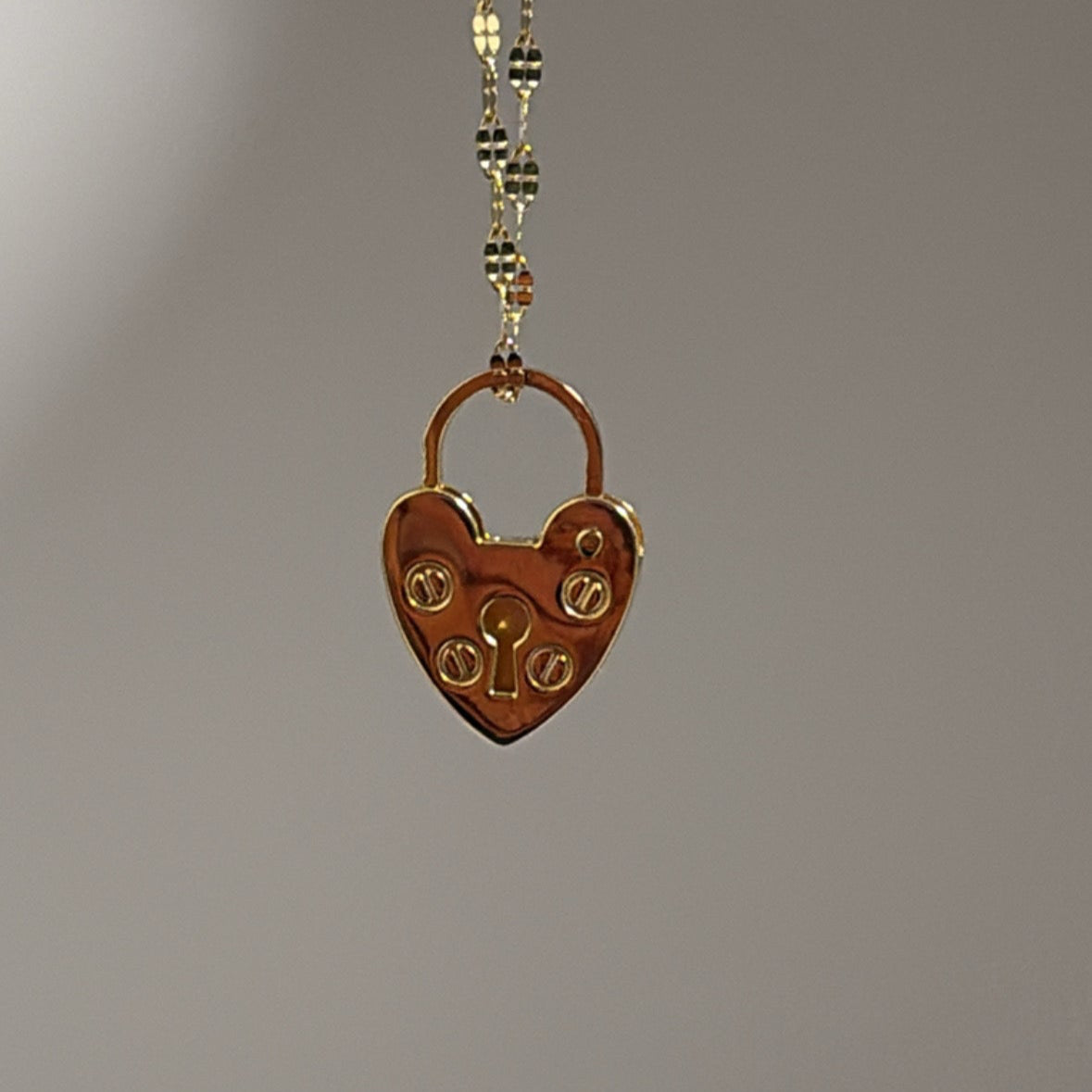 14k heart padlock charm - vintage style
