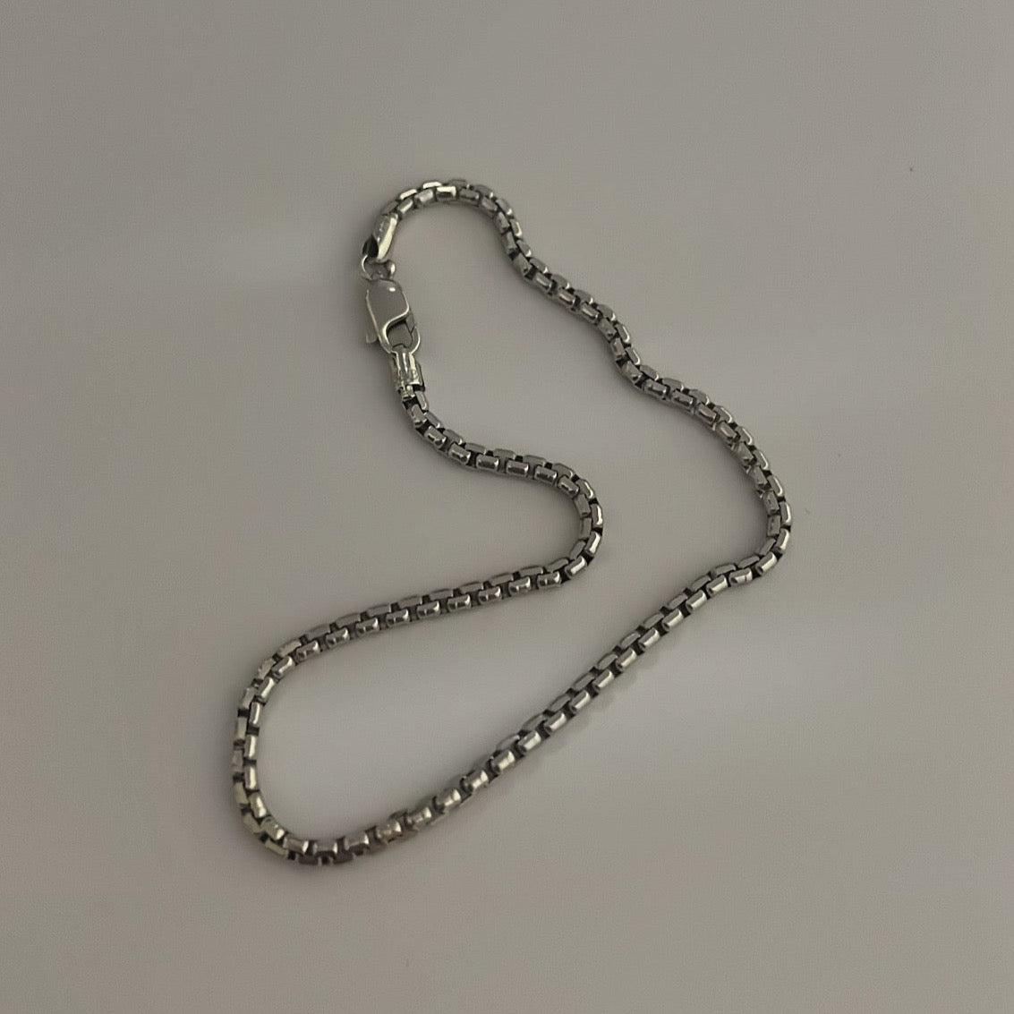 14k white gold  box bracelet