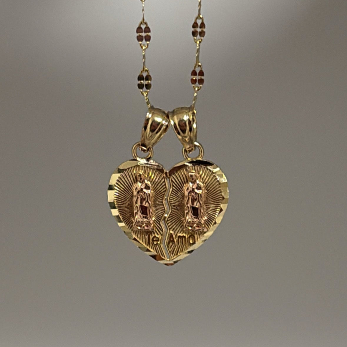 14k Virgencita -Te amo break-apart charm