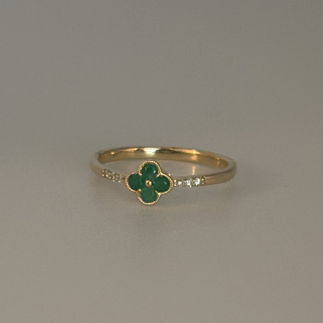 14k diamond and emerald clover ring