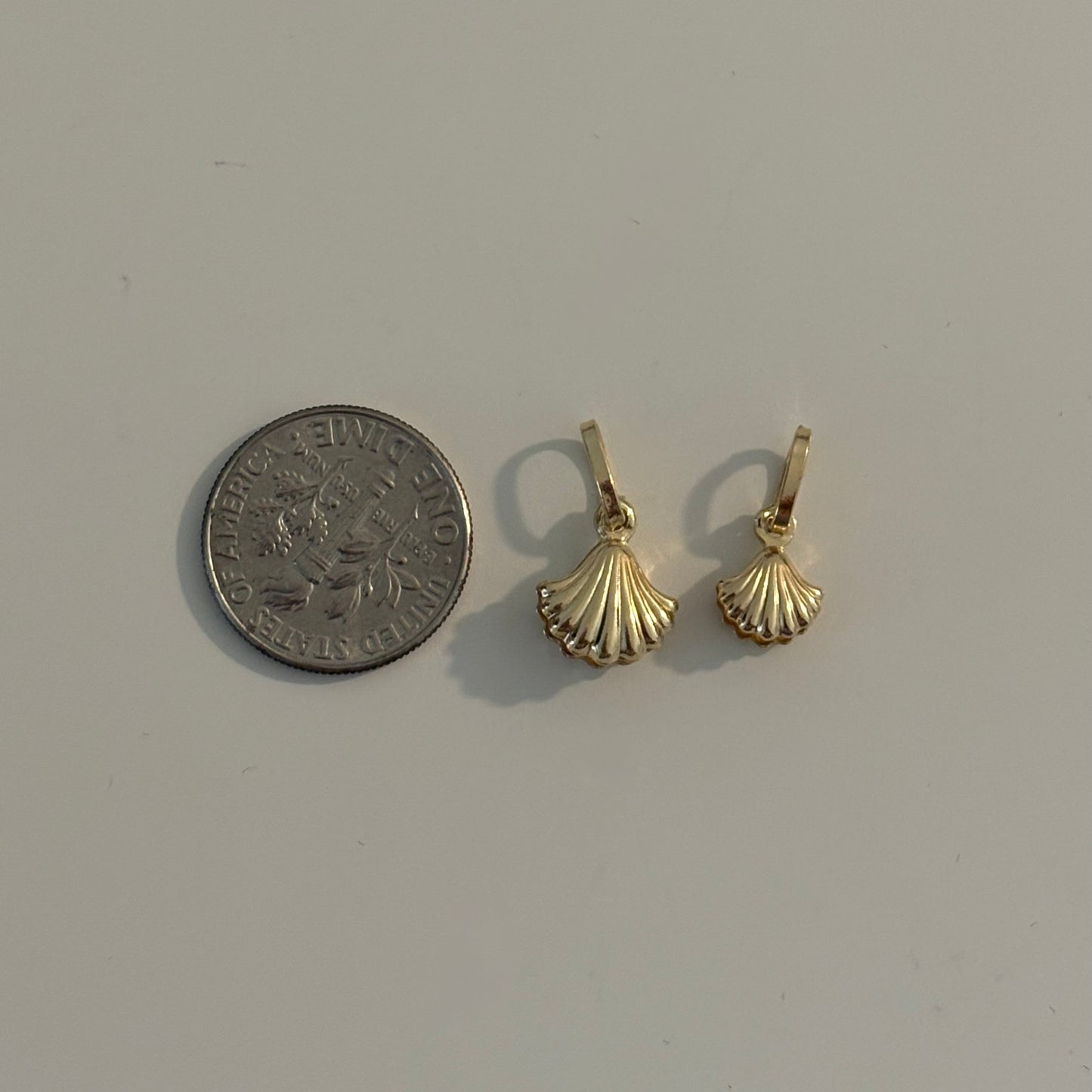 14K Gold Clamshell with Pearl Charm
