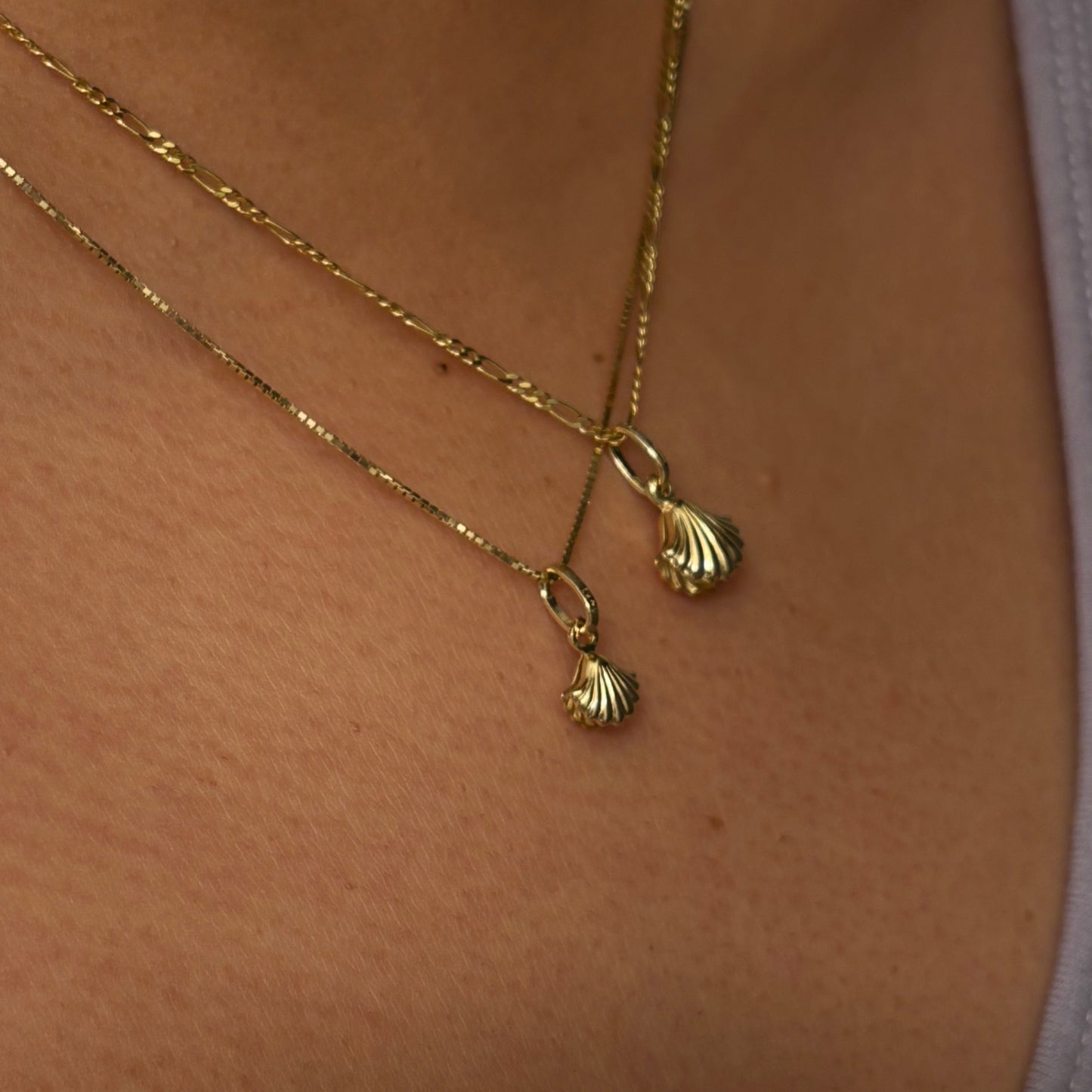 14K Gold Clamshell with Pearl Charm