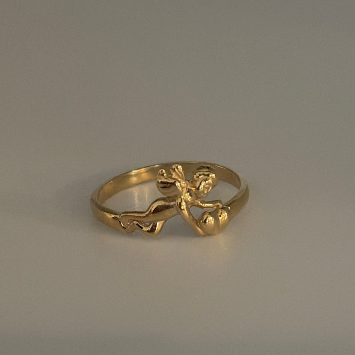 14k Gold Cherub Holding Heart Ring