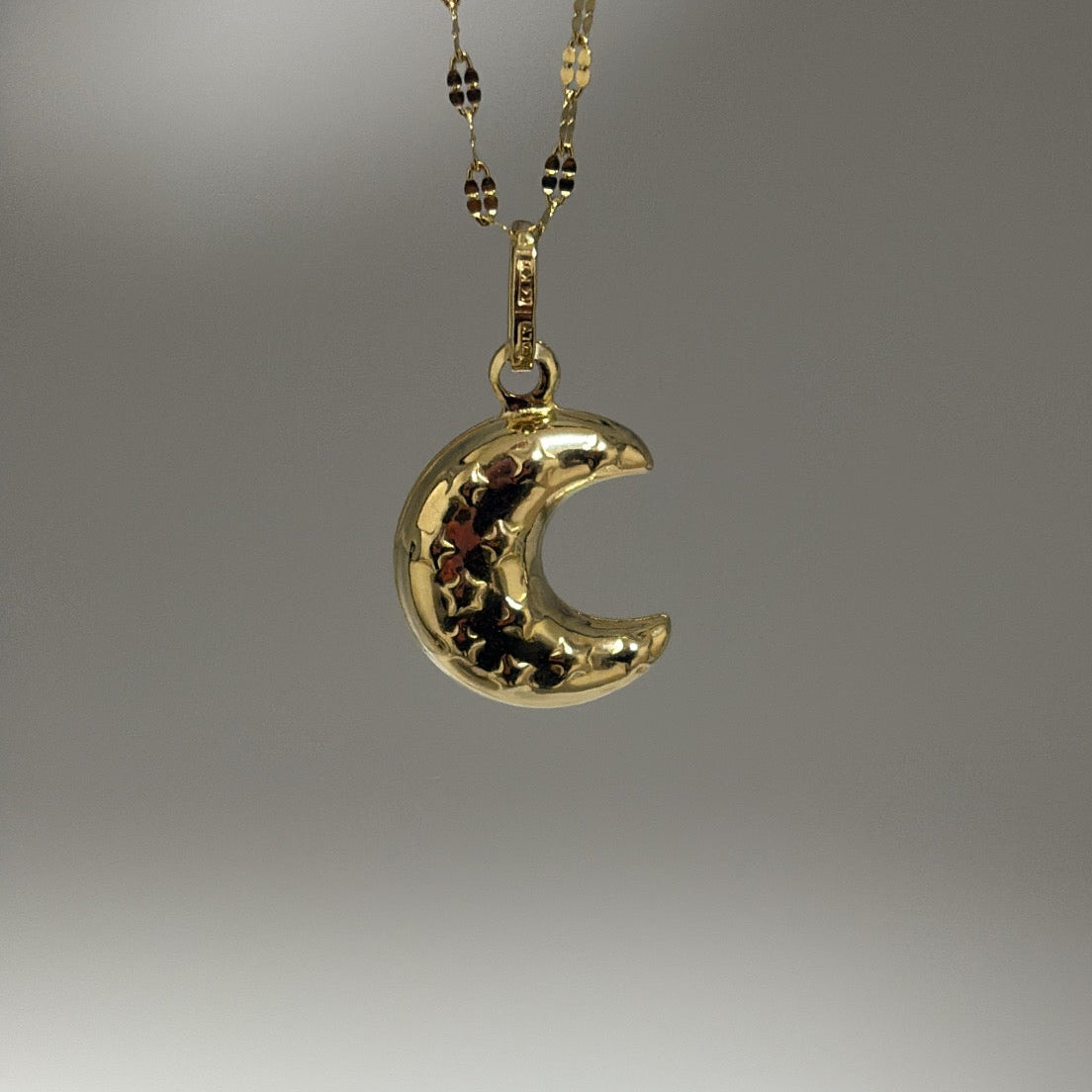 14k puffy moon with stars