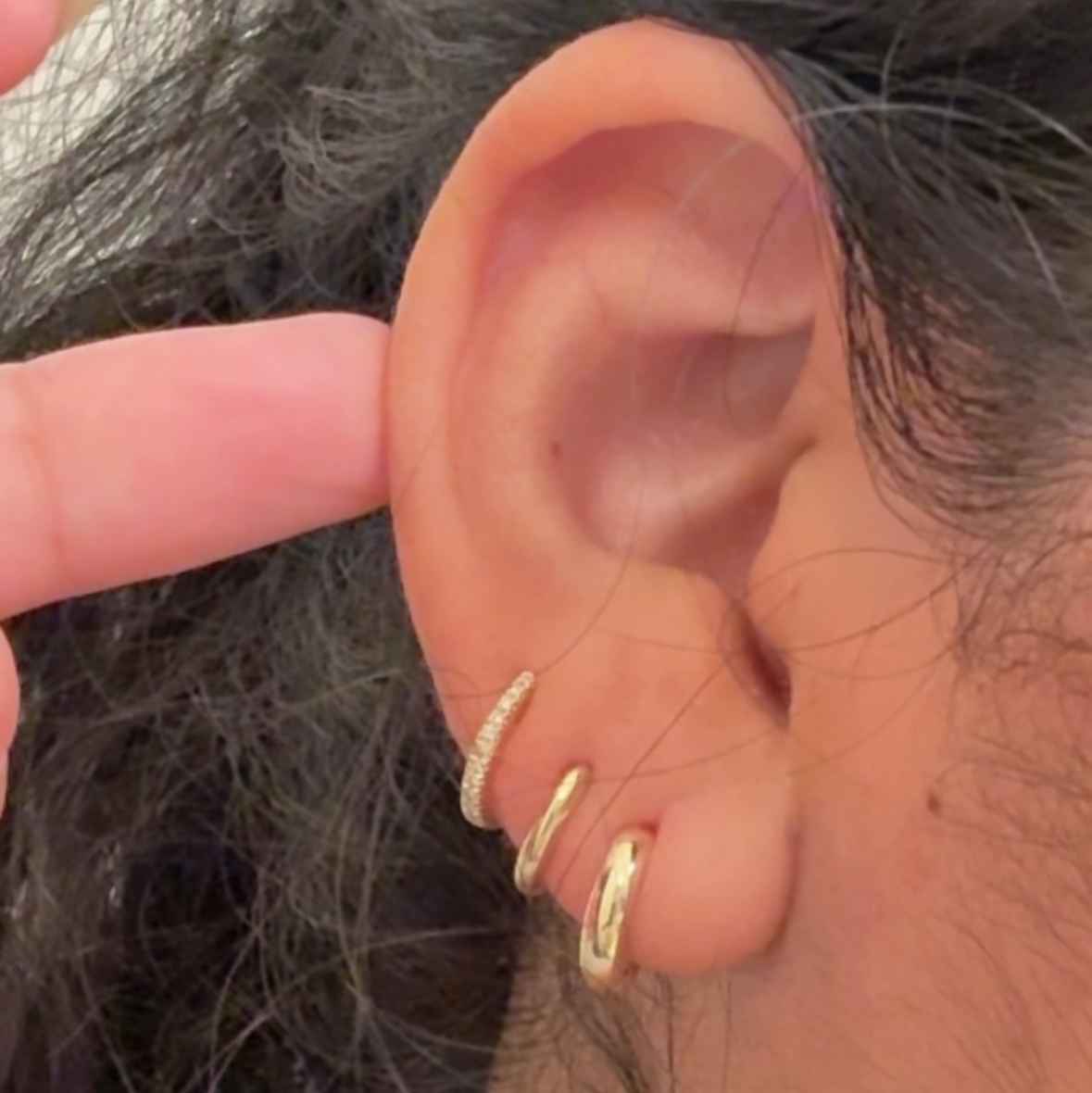 14k Huggies earring