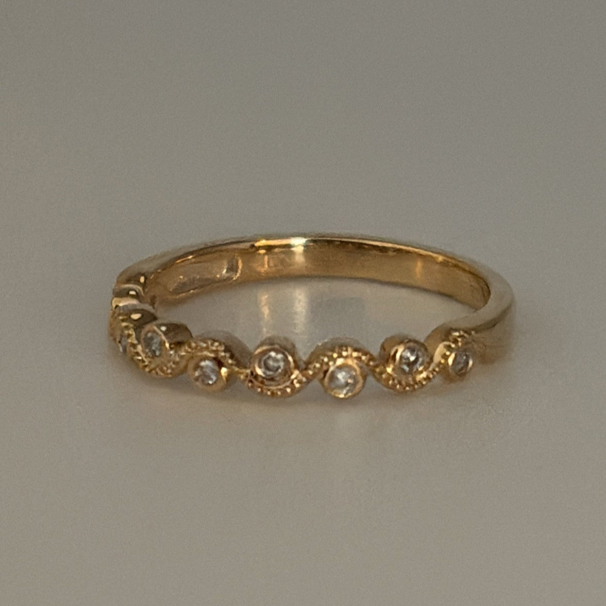 10KY Milgrain Wave Bezel Diamond ring
