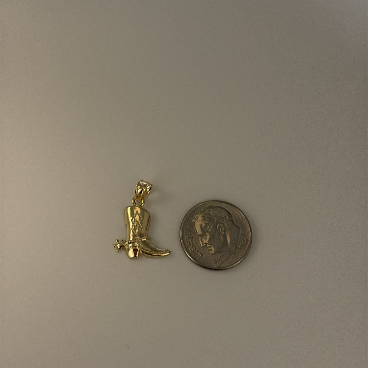 size comparison of the boot chair