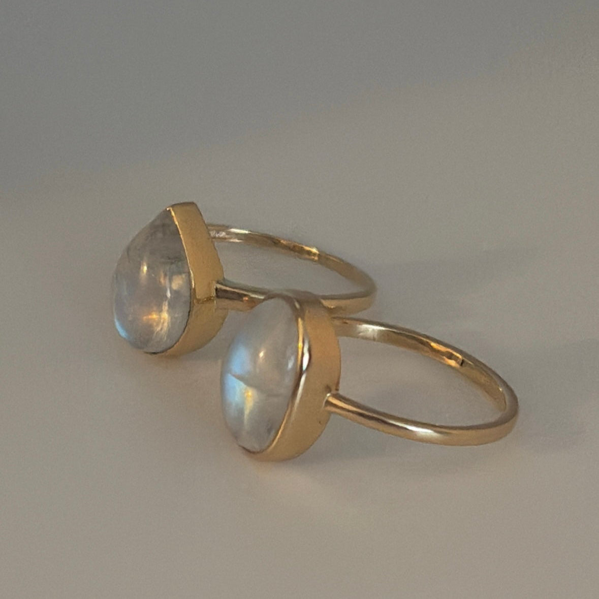 14k rainbow Moonstone ring