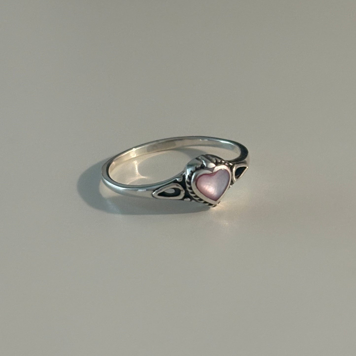 925 Sterling Silver Pink Mother of Pearl Heart Ring
