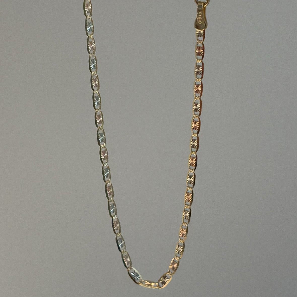 14k star Valentino chain