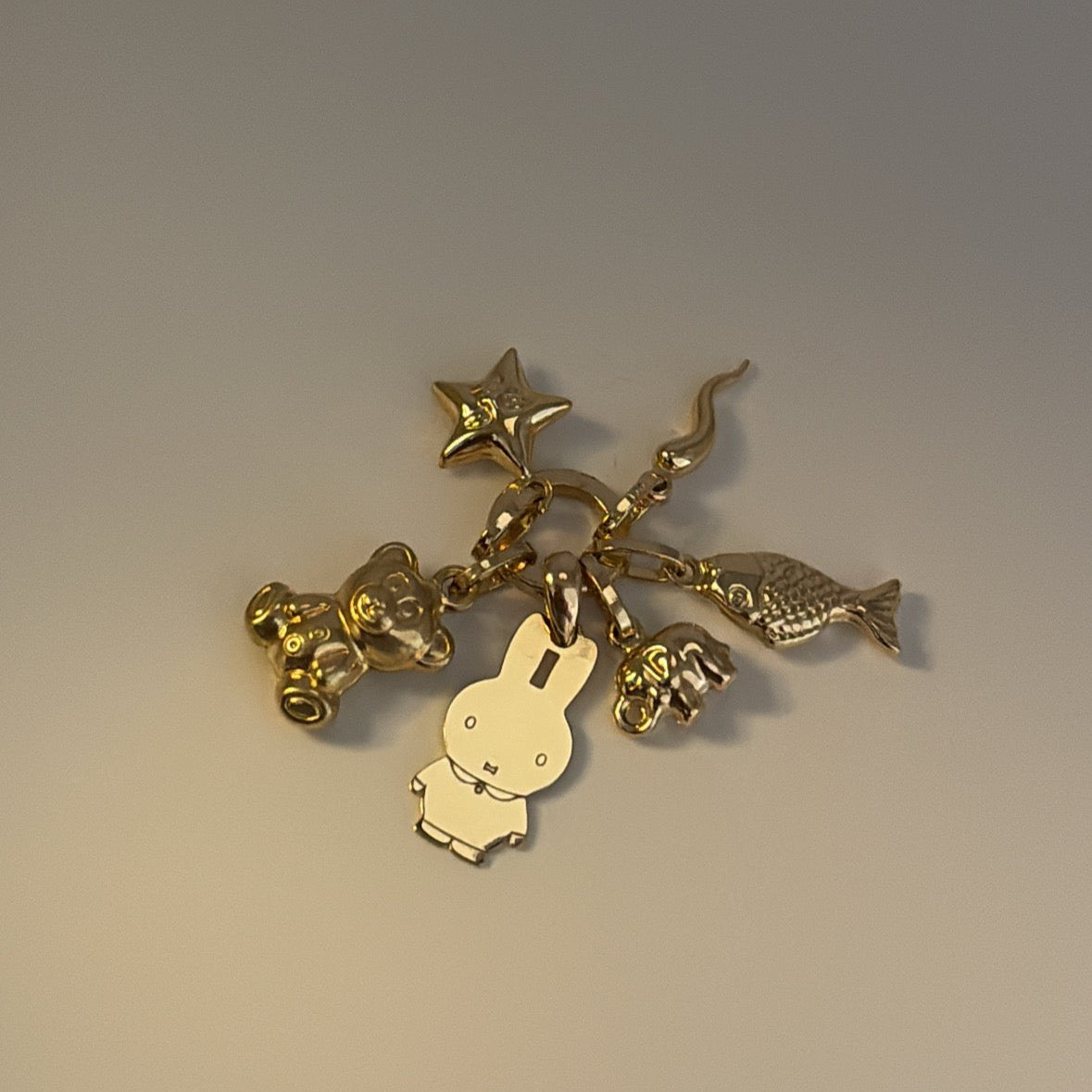 14K round charm holder