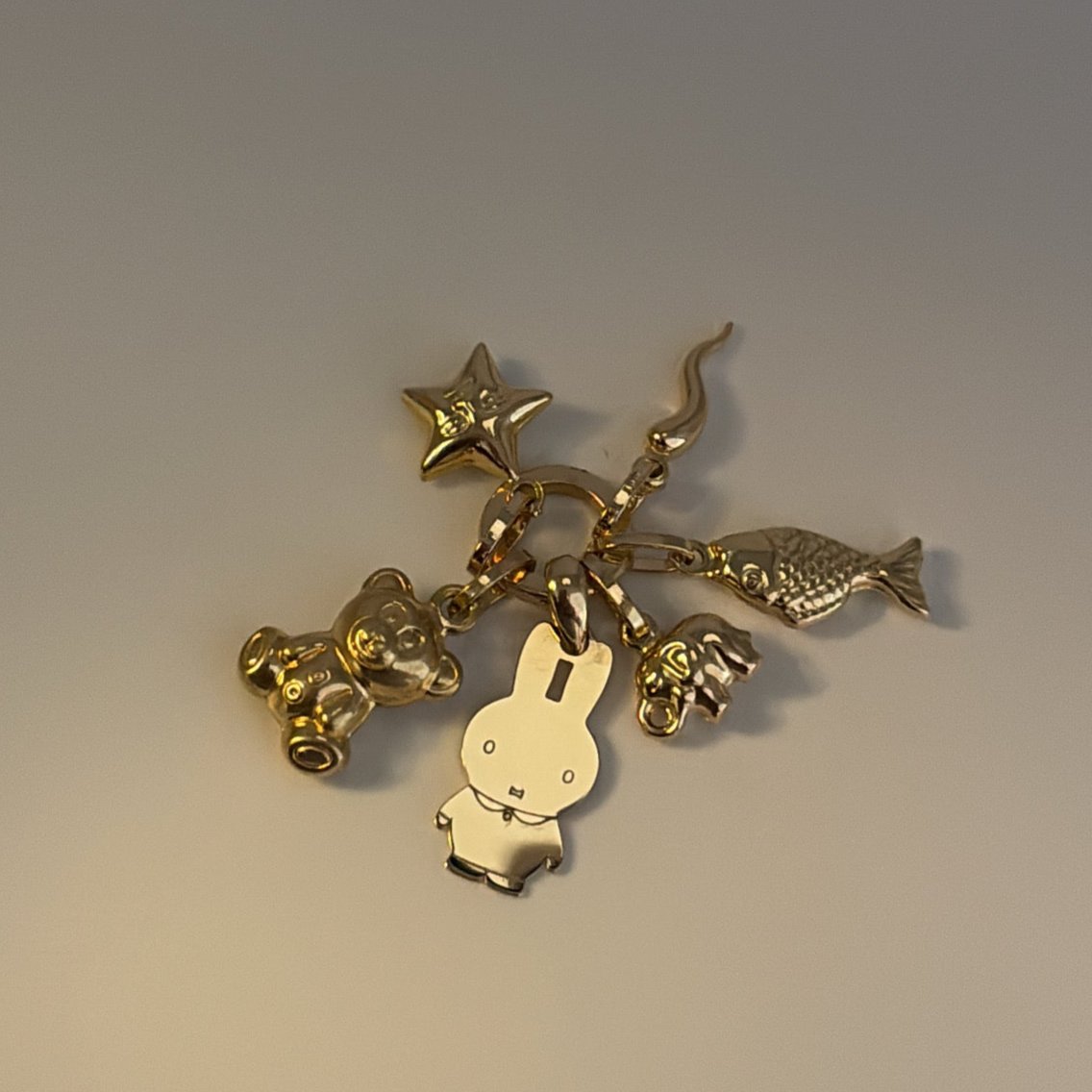 14K round charm holder
