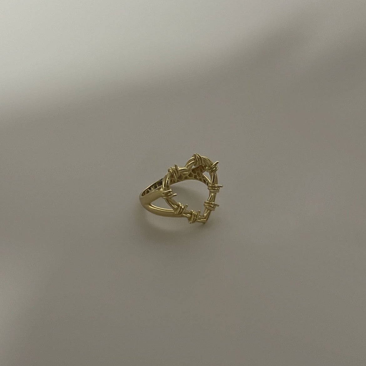 14k solid gold barbed wire heart ring