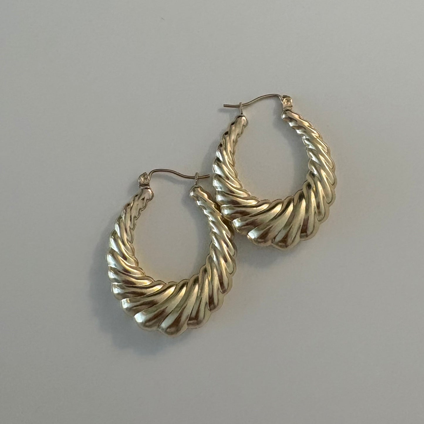 10K Gold Semi-Hollow Ribbed Hoop Earrings – Bold Twisted Statement Hoops
