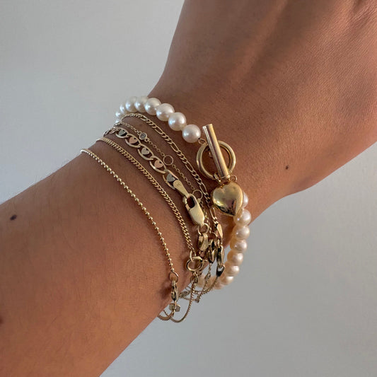 Vintage 14K Gold Toggle Bracelet with Heart Charm & Freshwater Pearls – 7.5”