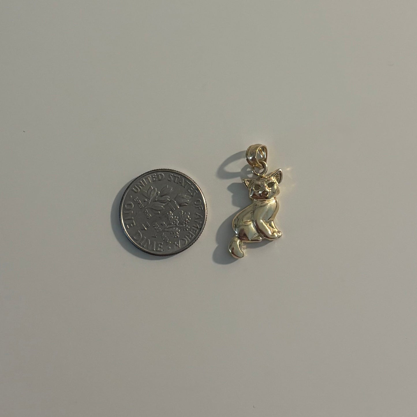 14K Yellow Gold Sitting Kitty Pendant