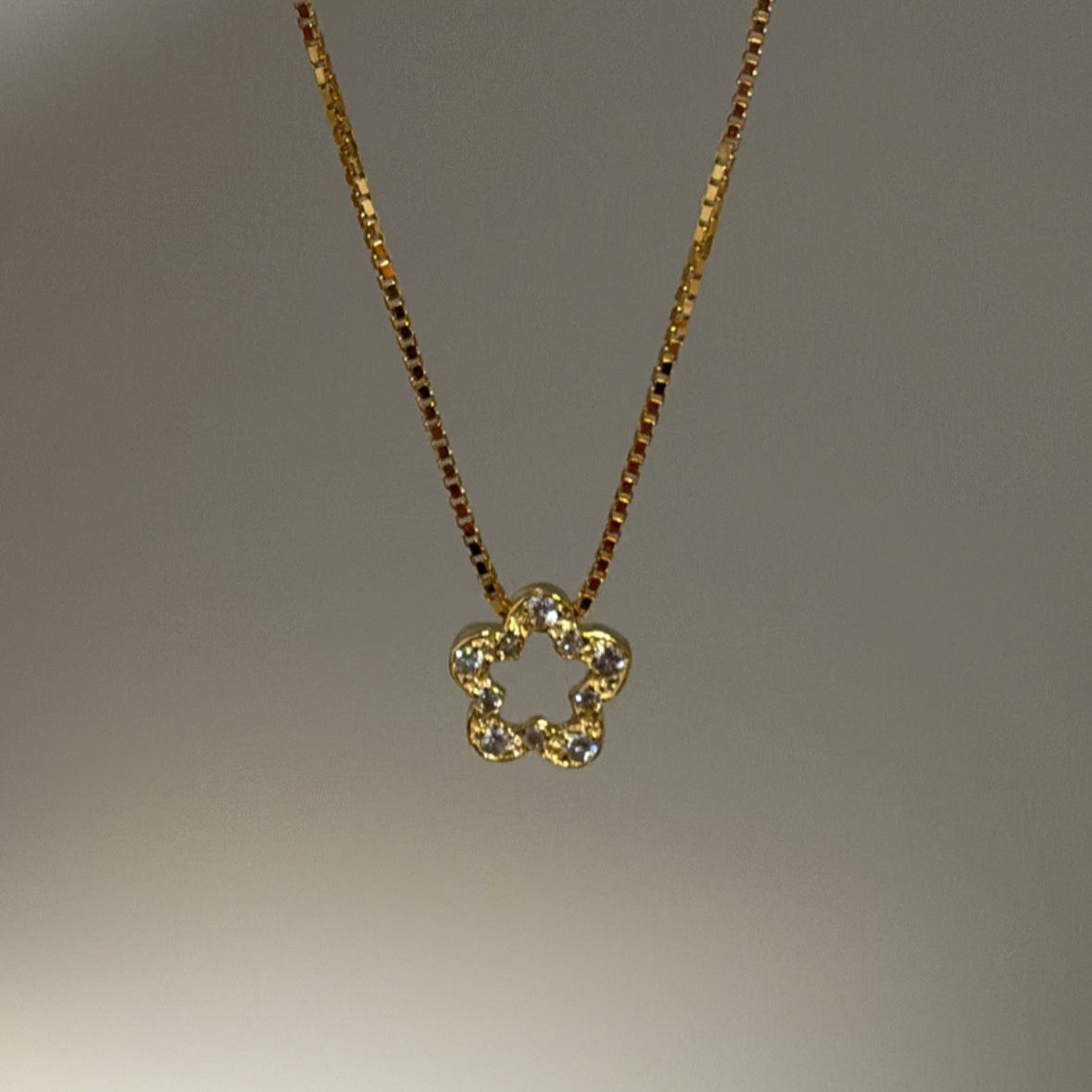 14k STAR/FLOWER necklace