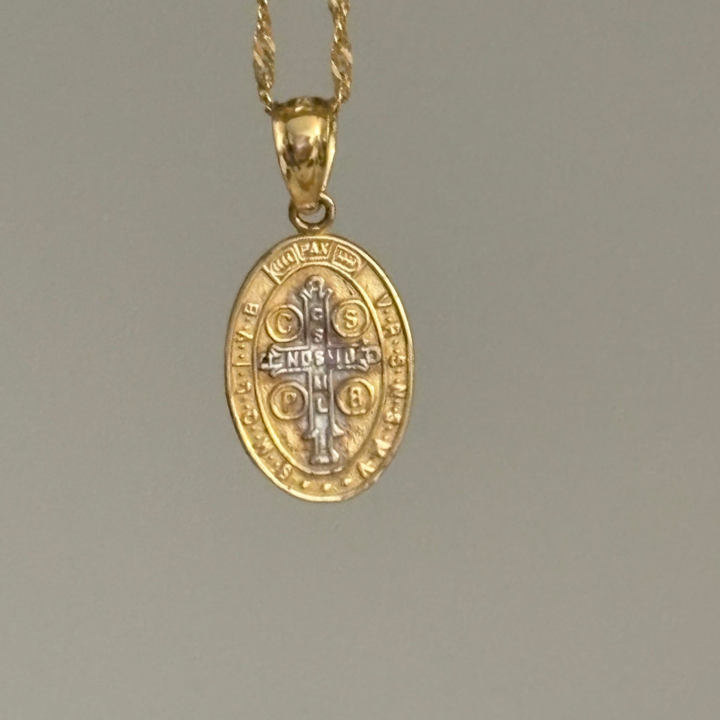 14K Yellow Gold Oval San Benito Medallion