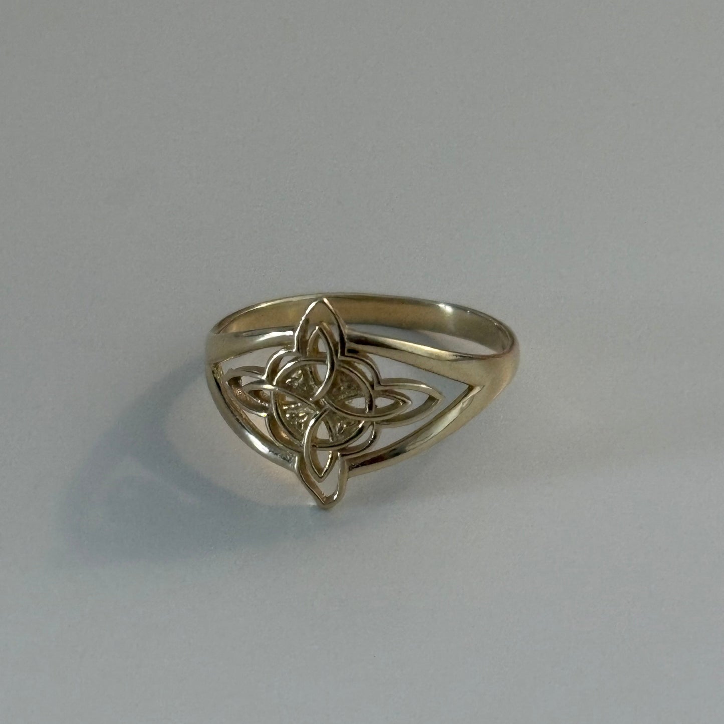 14K Yellow Gold Witch Knot Ring