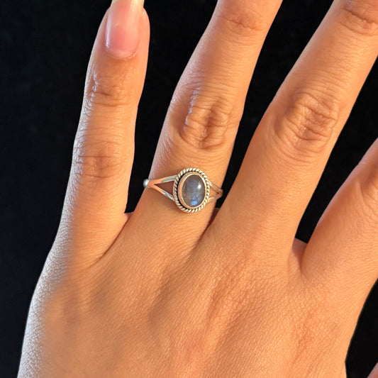 925 Sterling Silver Labradorite Ring