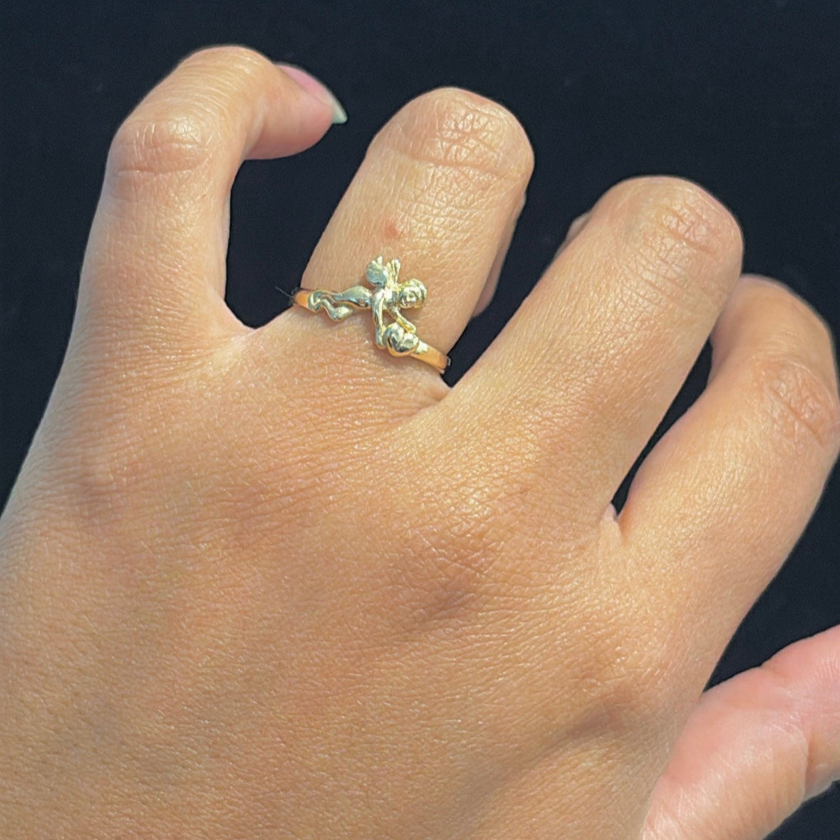 14k Gold Cherub Holding Heart Ring