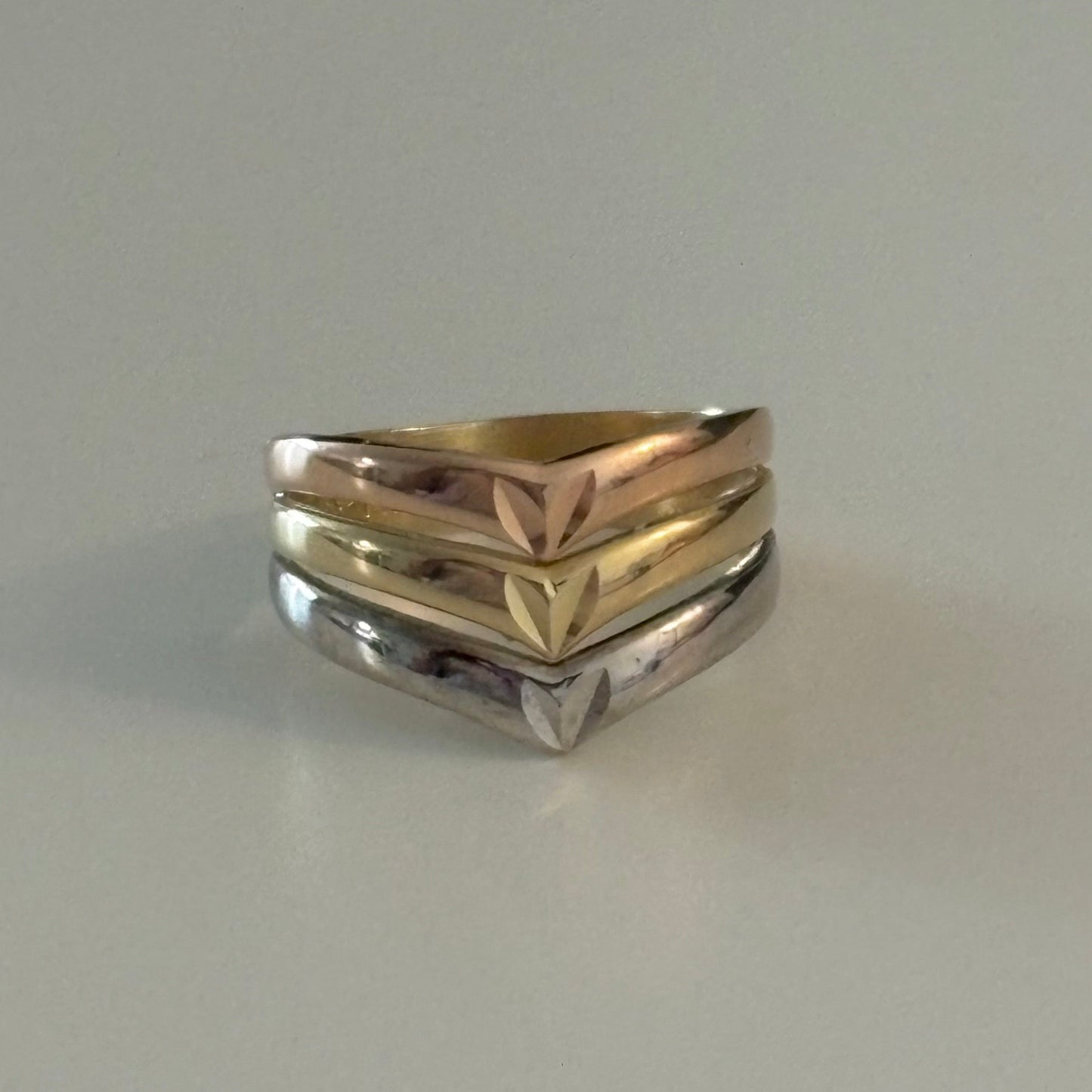 Tricolor 14K Gold V-Shape Diamond-Cut Ring