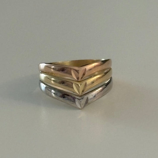 Tricolor 14K Gold V-Shape Diamond-Cut Ring
