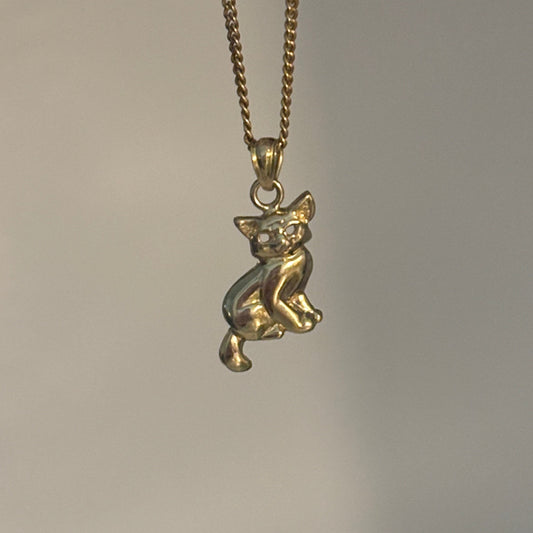 14K Yellow Gold Sitting Kitty Pendant