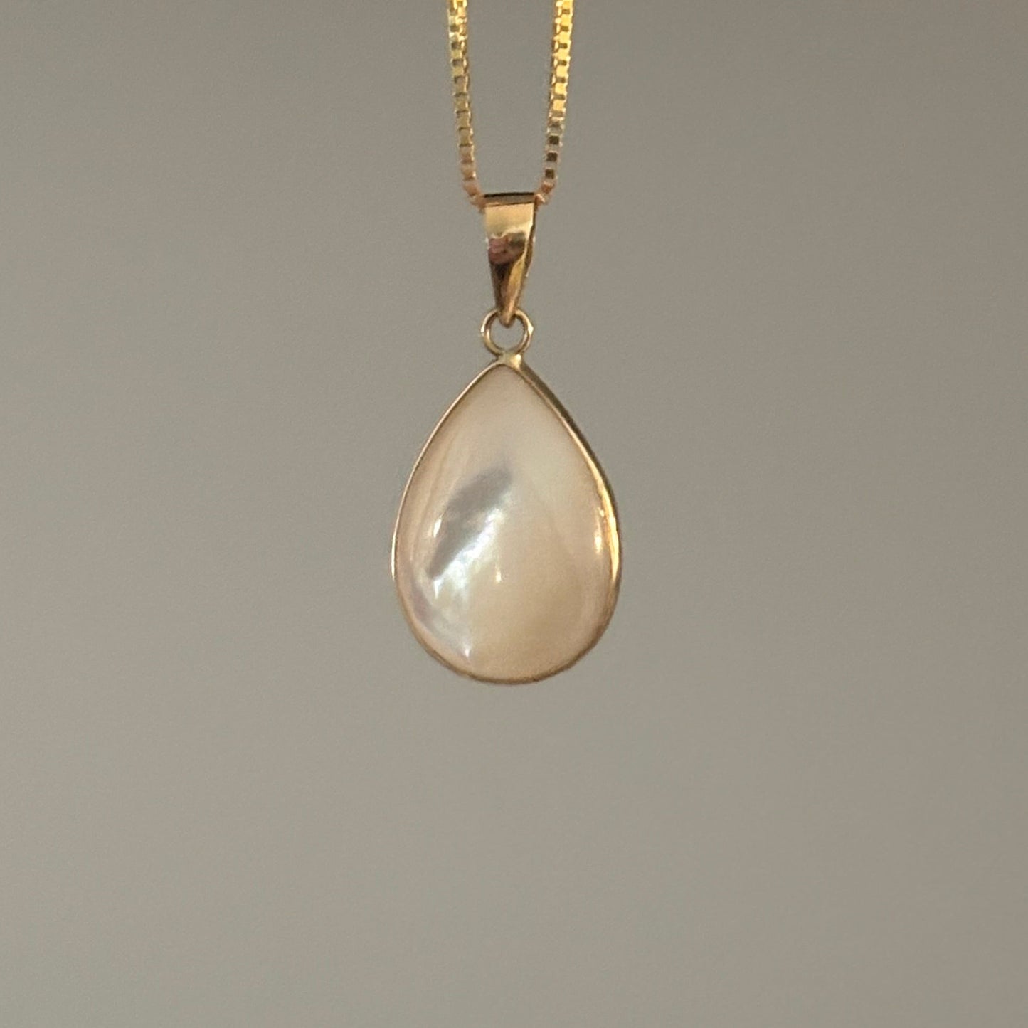 14K Gold Teardrop Malachite & Mother of Pearl Pendant