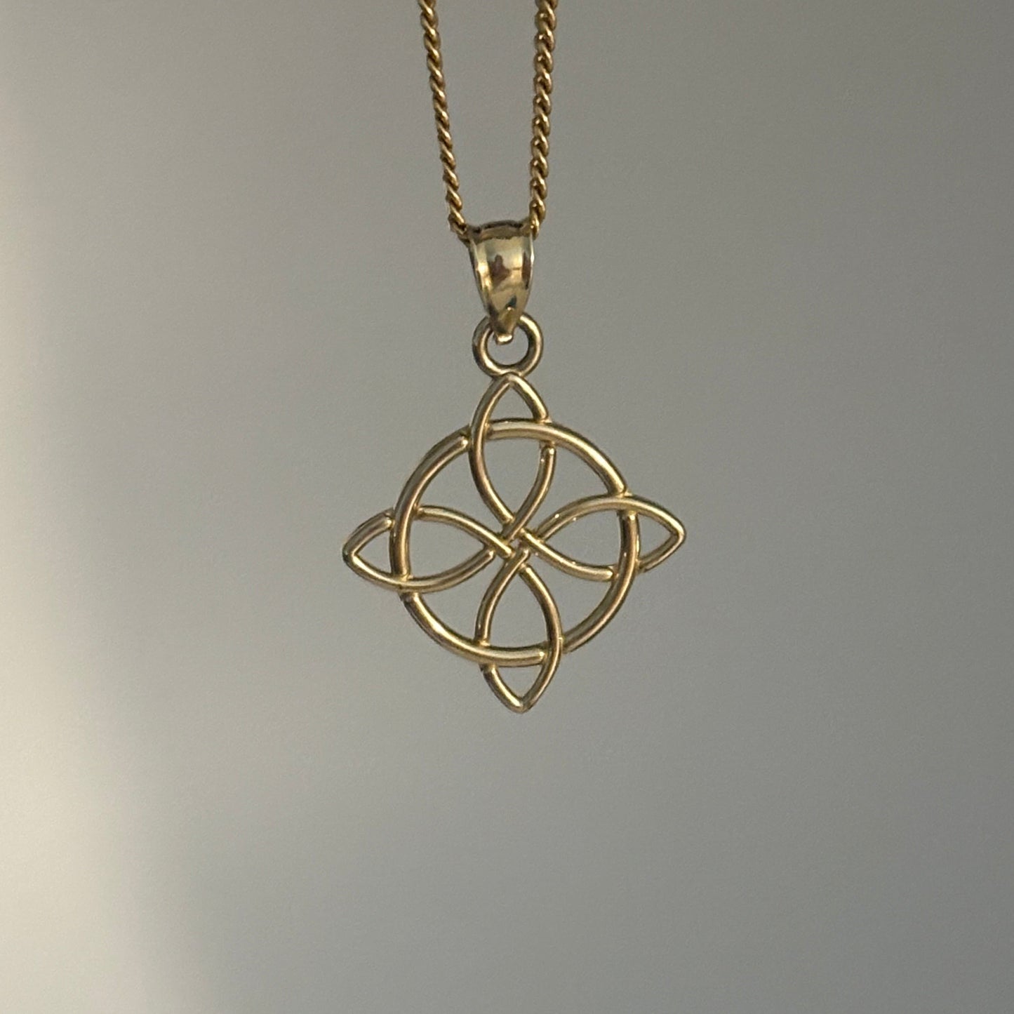 14K Yellow Gold Witch’s Knot Pendant