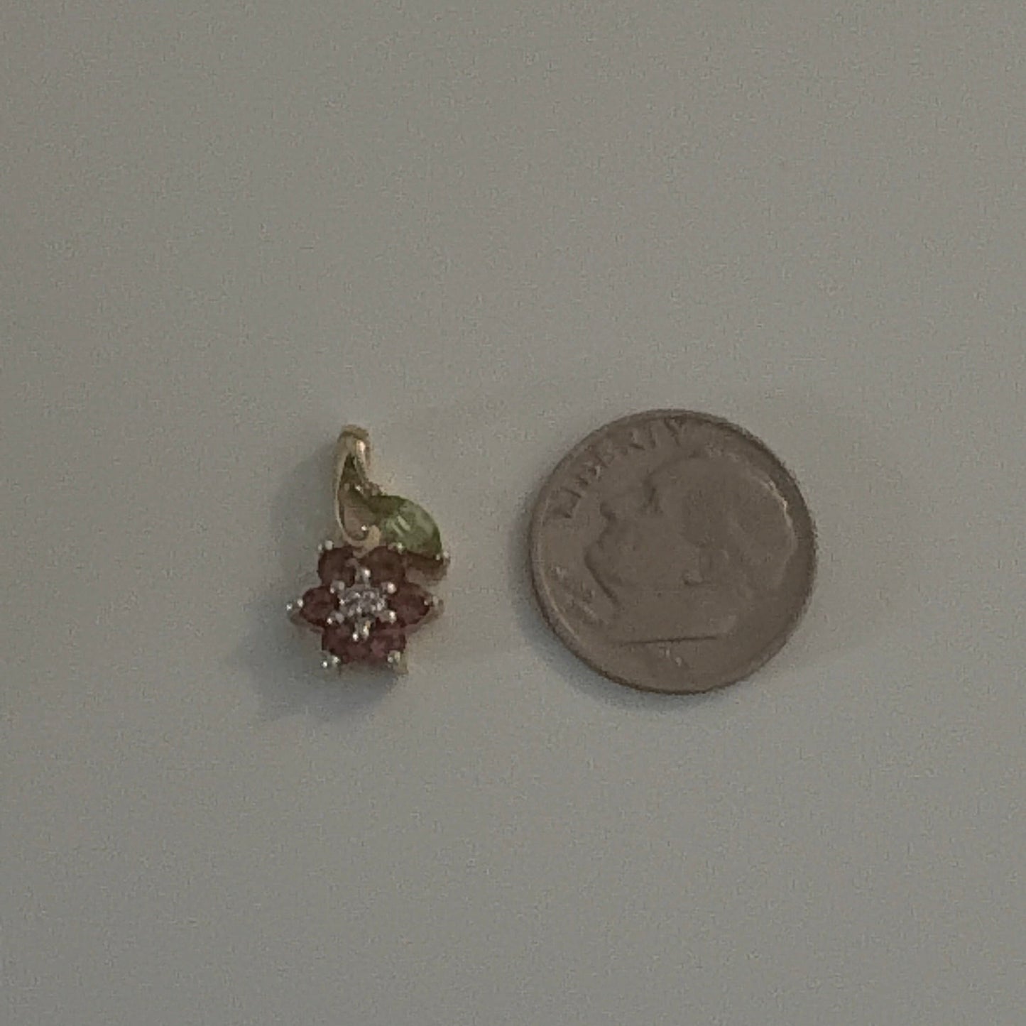 Vintage 10K Yellow Gold Multi-Gem Garnet Flower Cluster Pendant