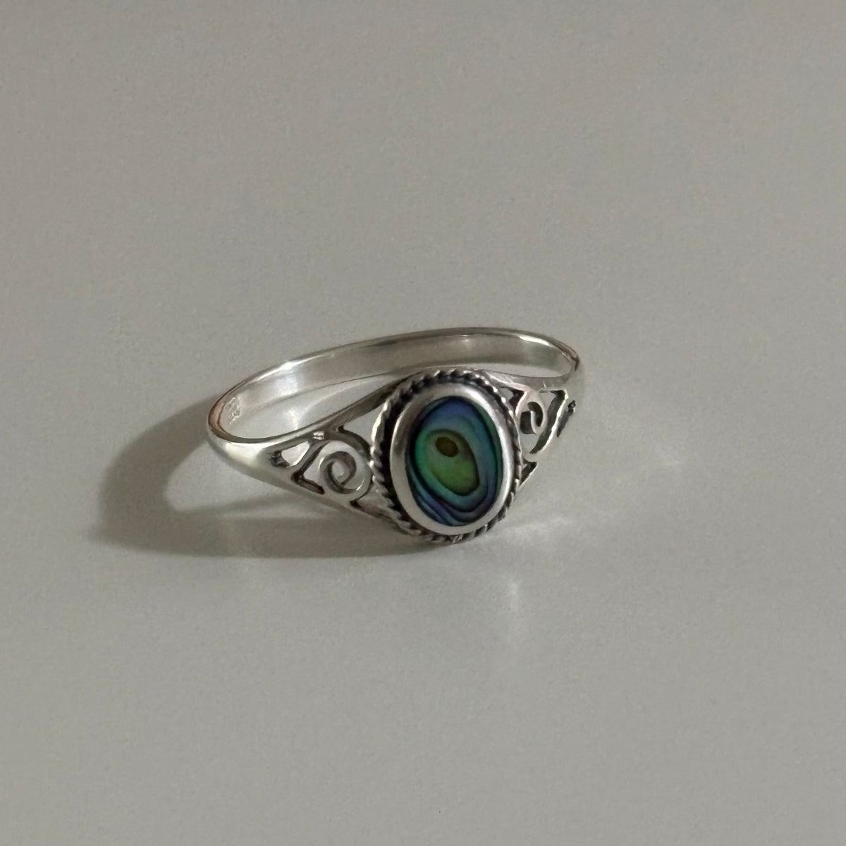 925 Sterling Silver Abalone Shell Ring – Vintage Scroll Design
