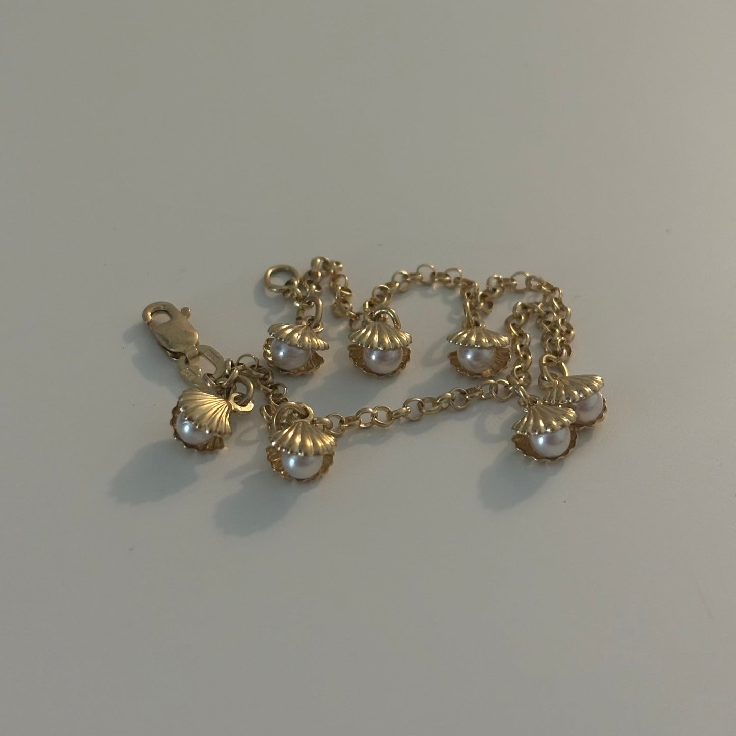 Vintage 14K Gold Oyster Shell & Pearl Charm Bracelet – Made in Italy