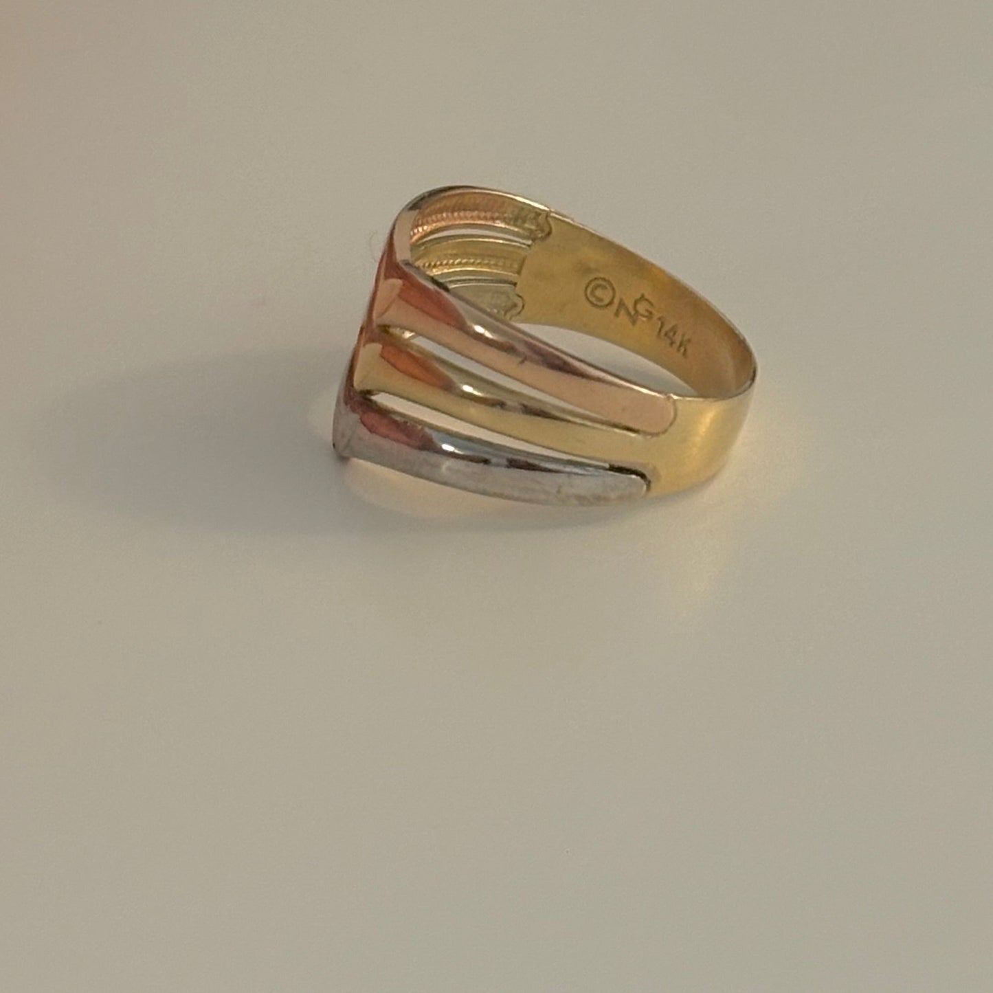 Tricolor 14K Gold V-Shape Diamond-Cut Ring