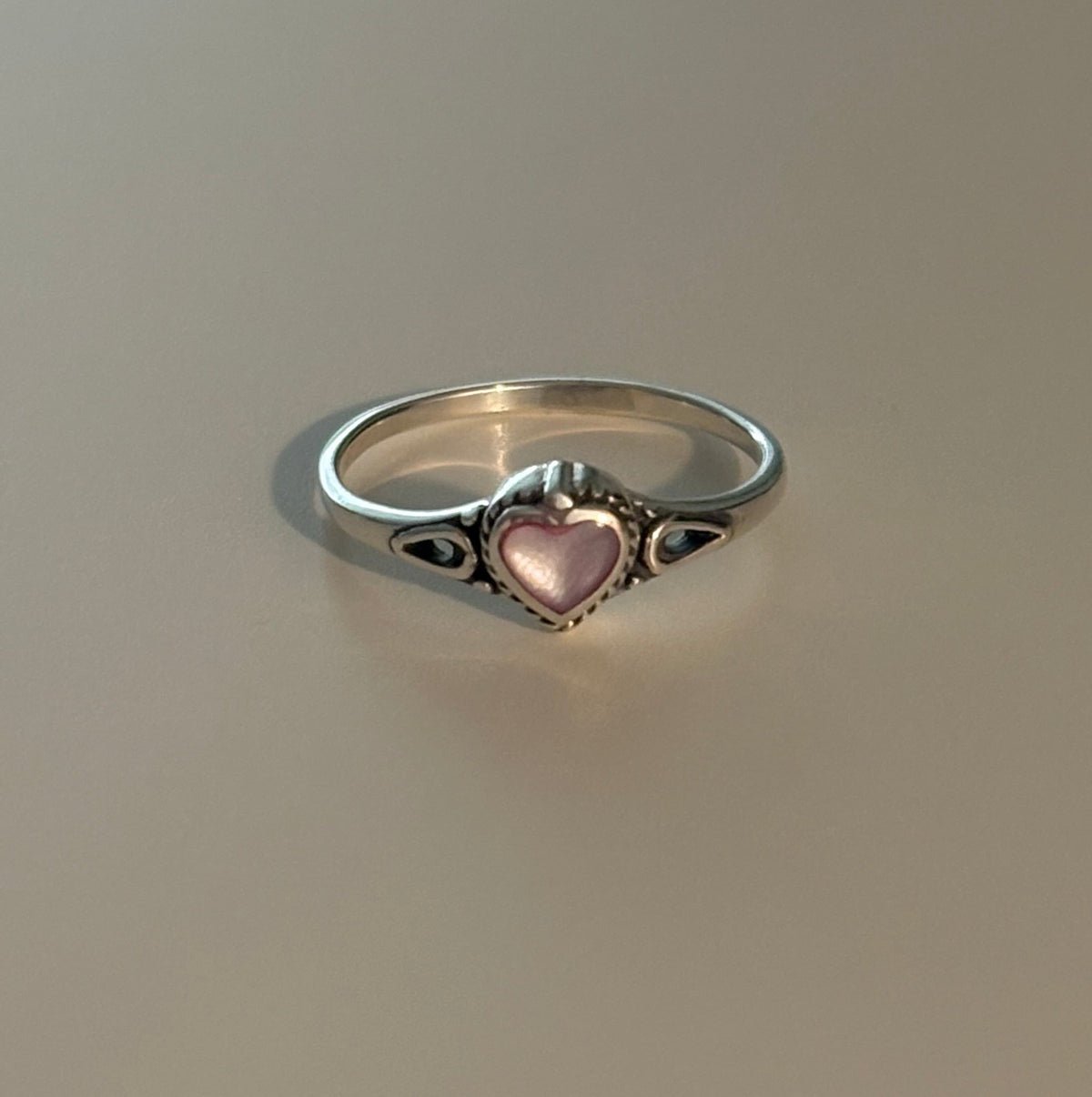 925 Sterling Silver Pink Mother of Pearl Heart Ring