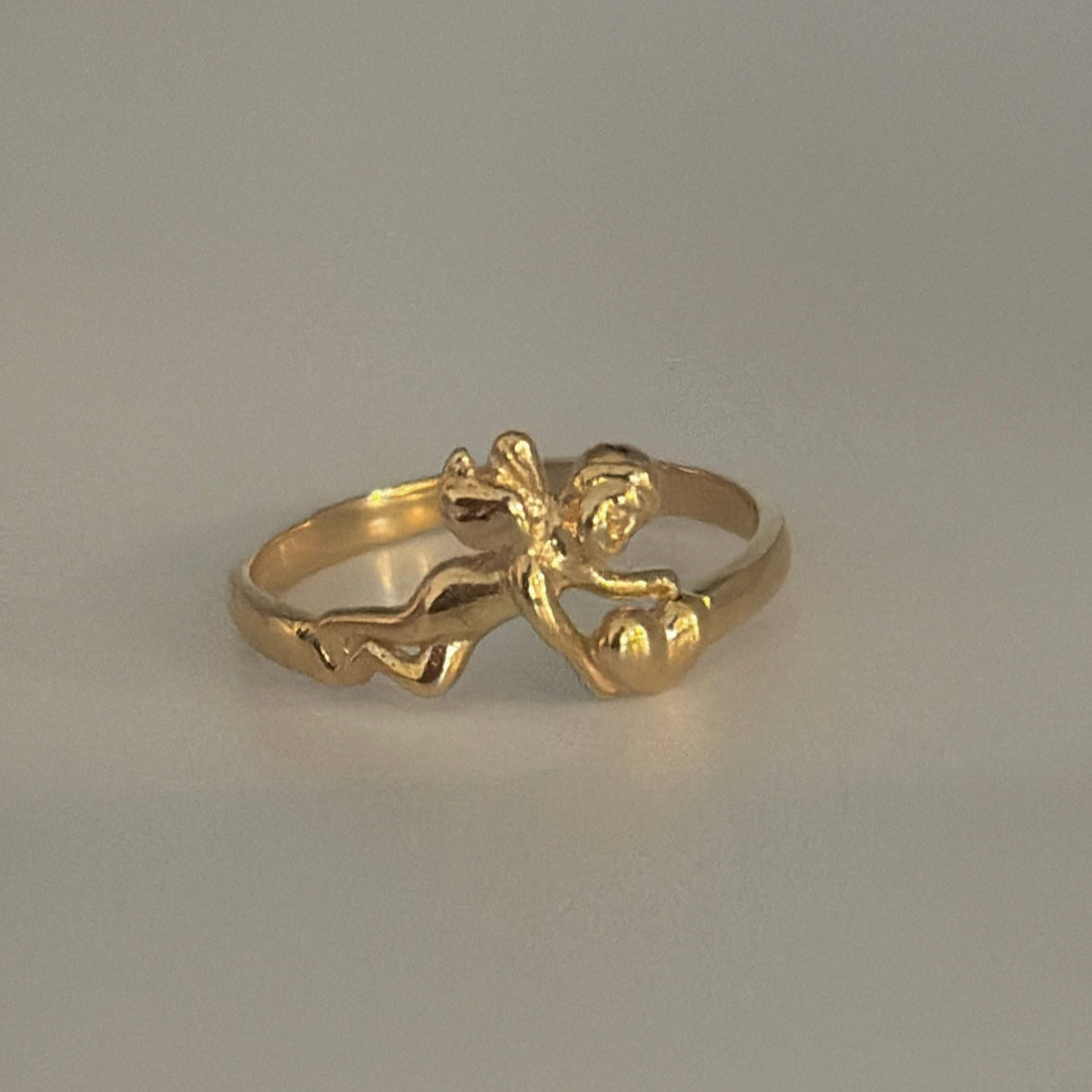 14k Gold Cherub Holding Heart Ring