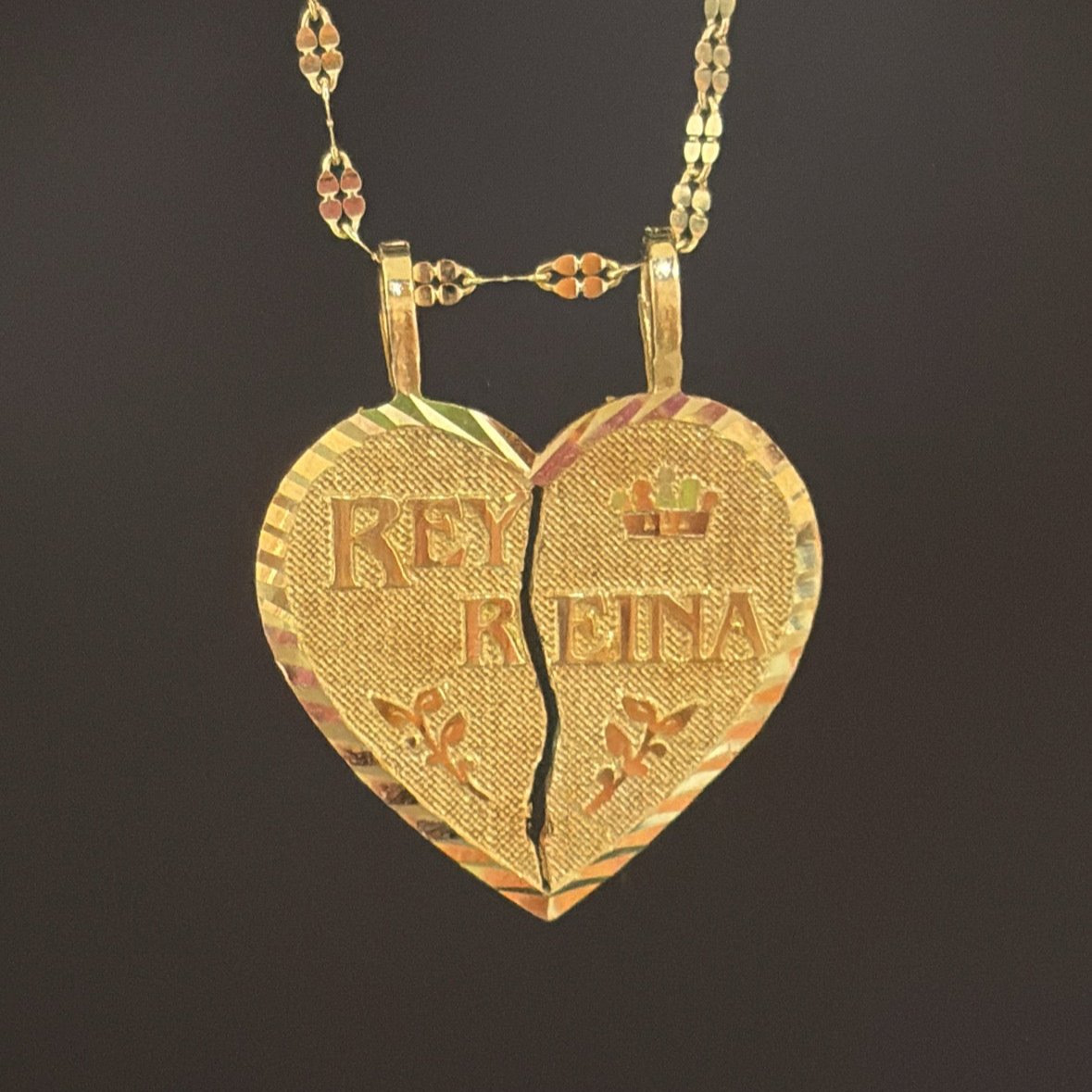 14k solid gold Rey and Reina break-apart charm