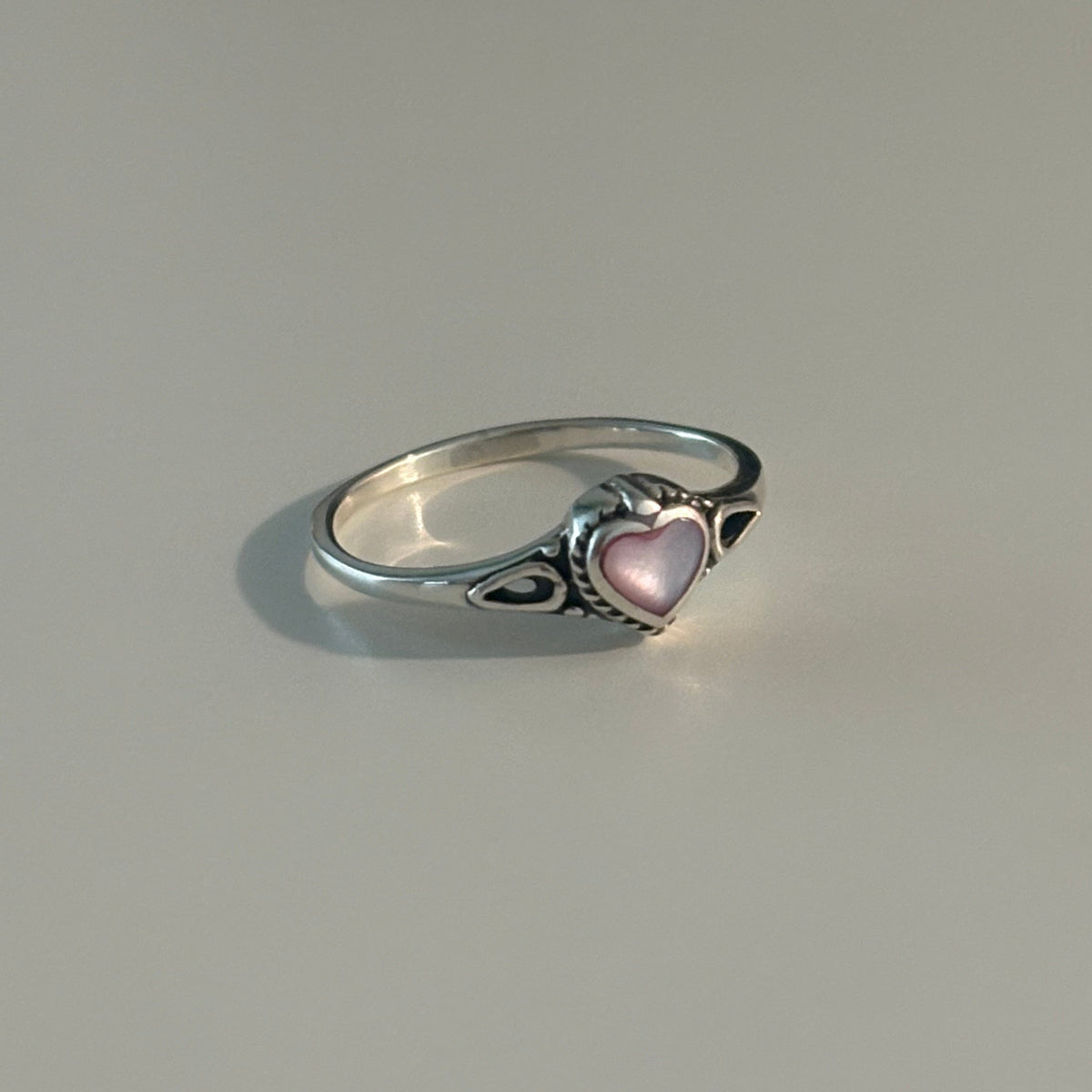 925 Sterling Silver Pink Mother of Pearl Heart Ring