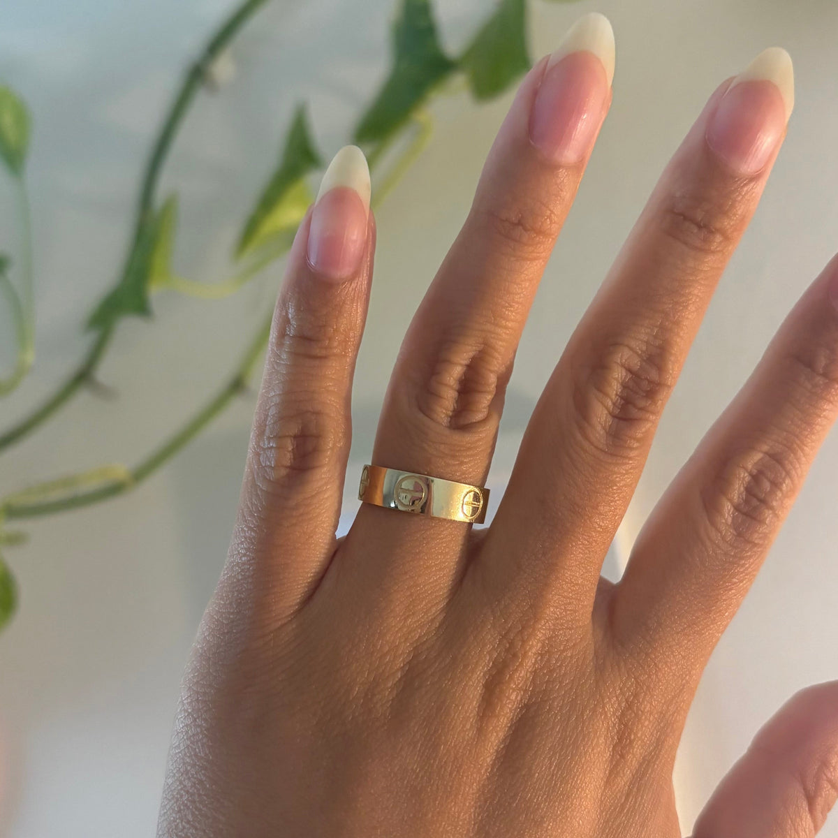 14K Yellow Gold Screw Motif Band Ring