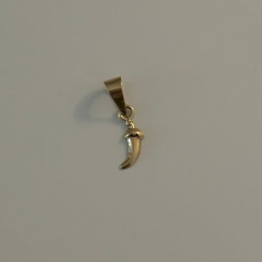 14K Gold Tiny Chili Pepper Charm Pendant