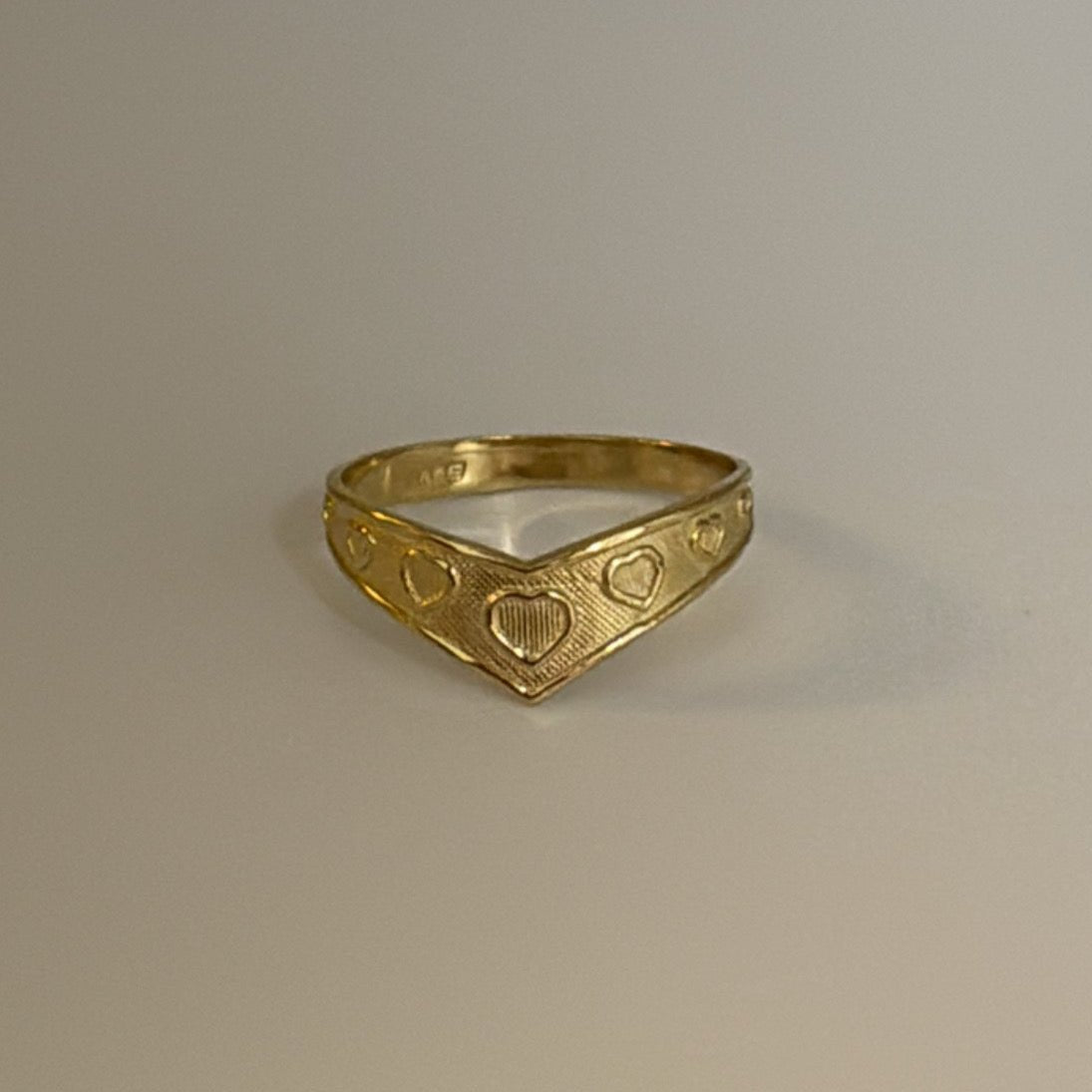 14k heart chevron ring