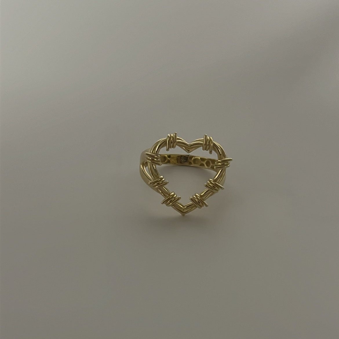 14k solid gold barbed wire heart ring