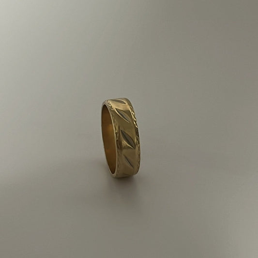 14k solid gold vintage etched band ring