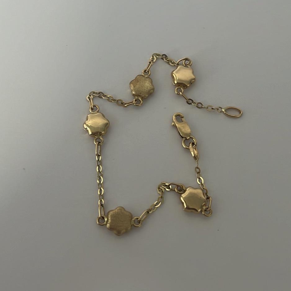 14k solid gold  flower bracelet