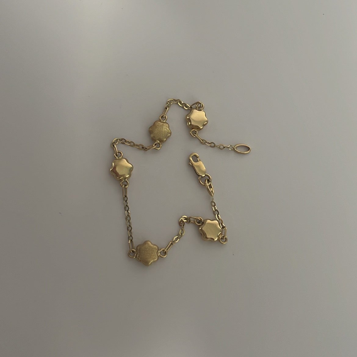 14k solid gold  flower bracelet