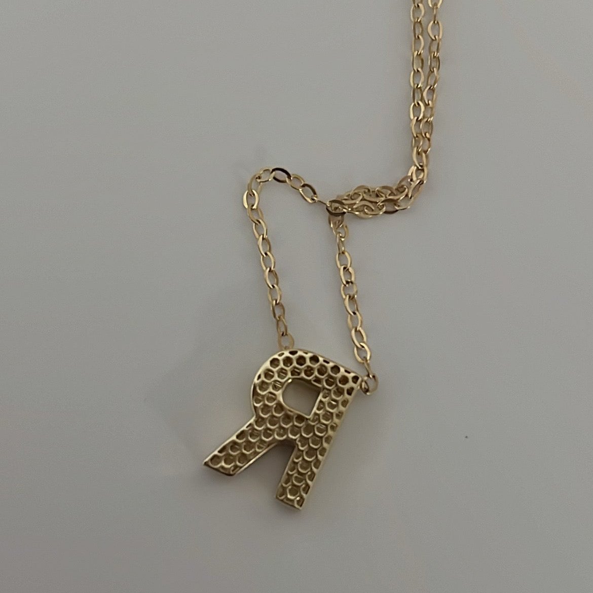 14k solid gold R necklace